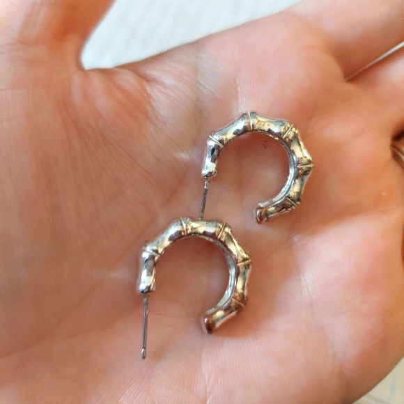 Banana Republic earrings - Picture 4 of 6